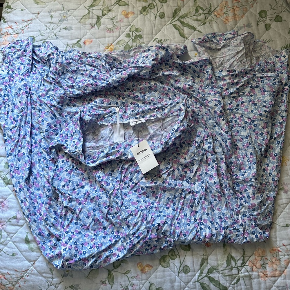 New with tags!! Long flowy floral skirt